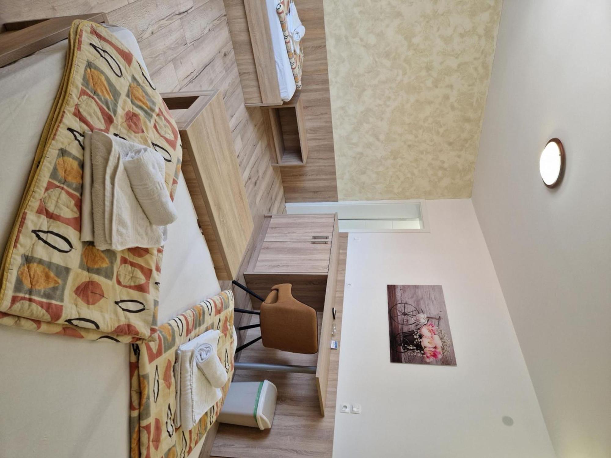 Apartment And Rooms Amenka ノヴァリャ エクステリア 写真