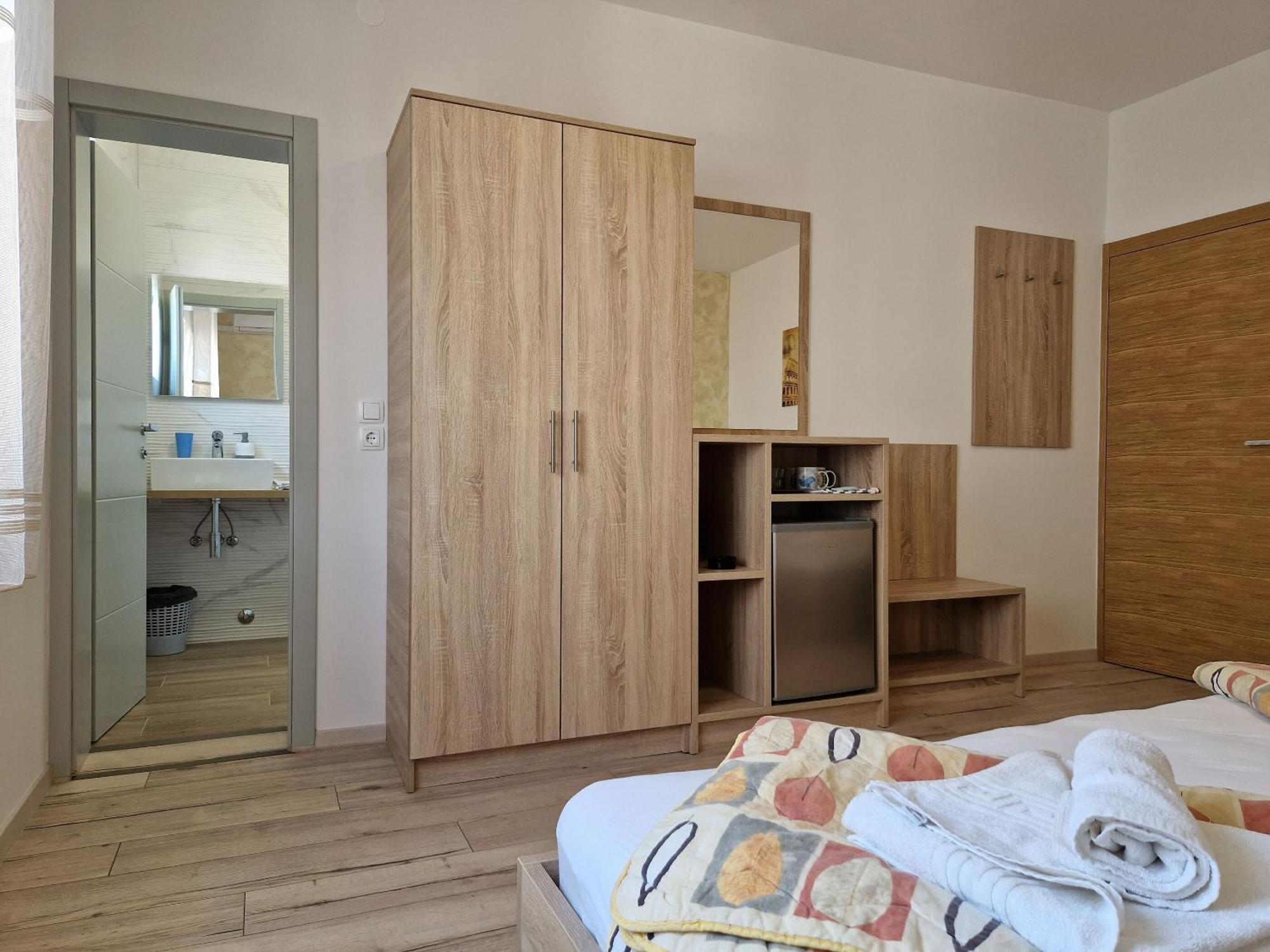 Apartment And Rooms Amenka ノヴァリャ エクステリア 写真
