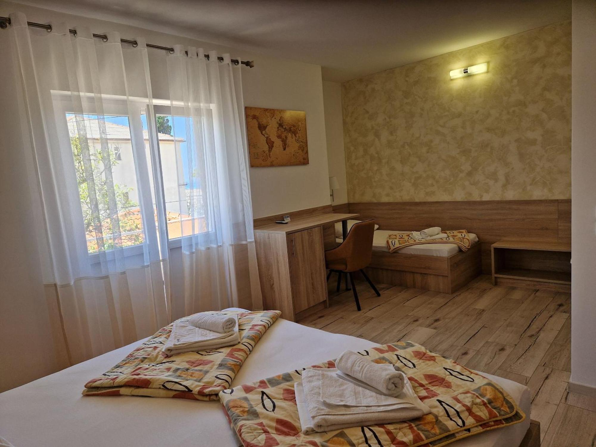 Apartment And Rooms Amenka ノヴァリャ エクステリア 写真