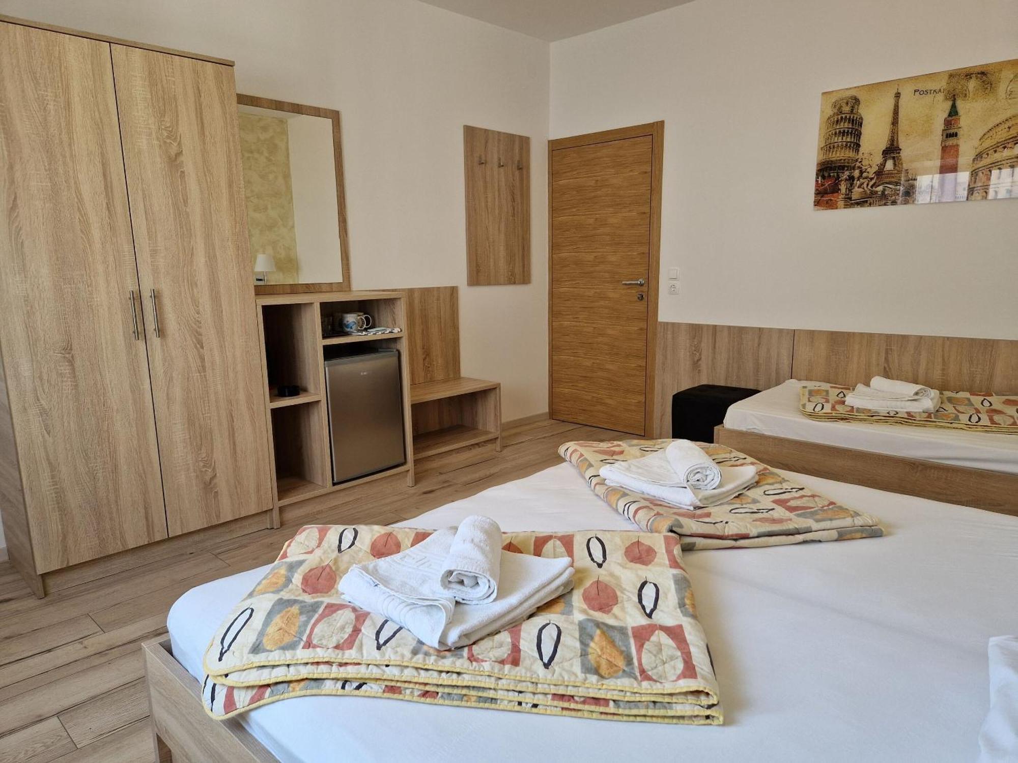 Apartment And Rooms Amenka ノヴァリャ エクステリア 写真