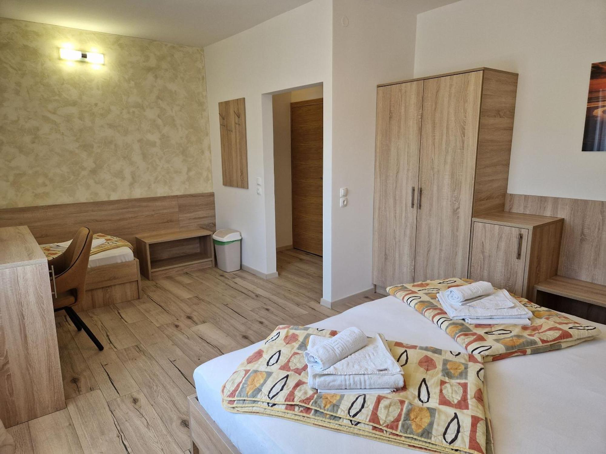 Apartment And Rooms Amenka ノヴァリャ エクステリア 写真