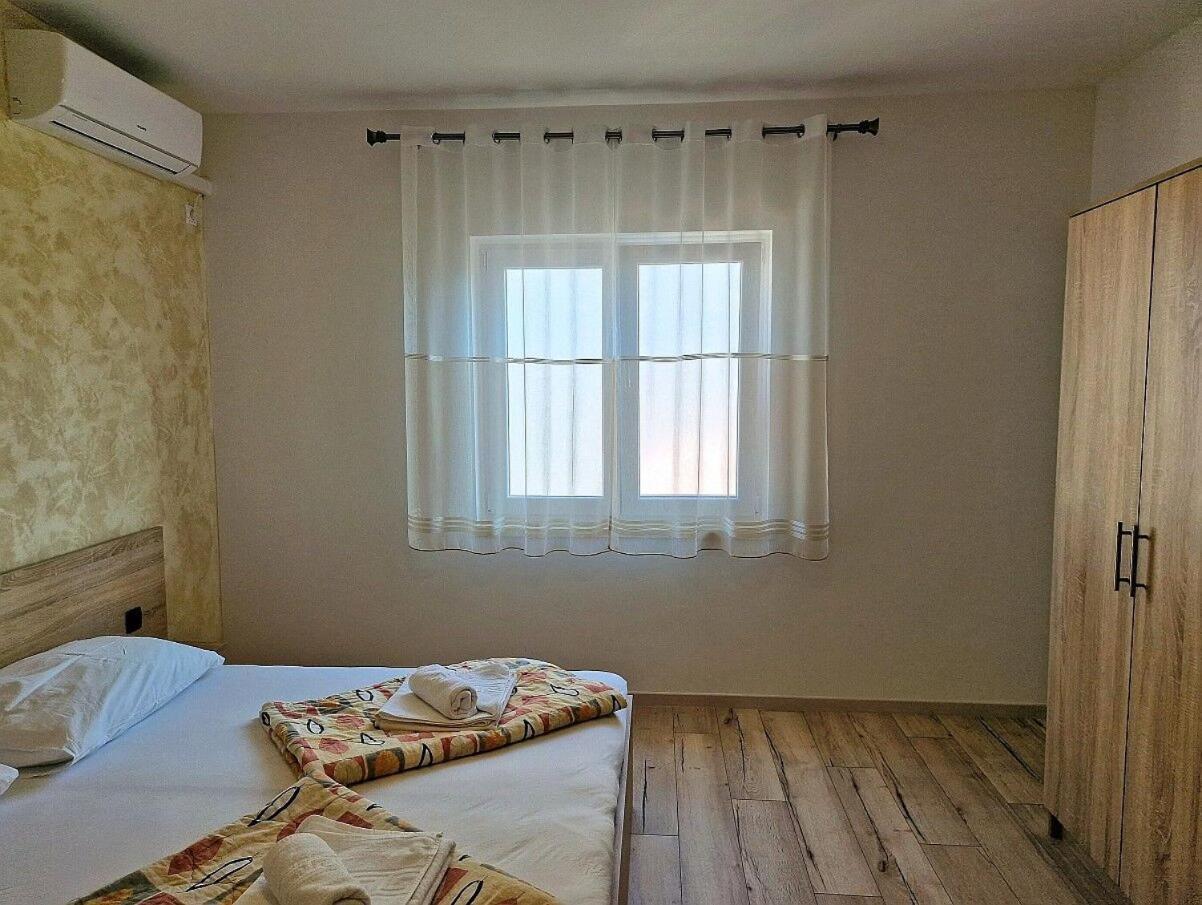 Apartment And Rooms Amenka ノヴァリャ エクステリア 写真