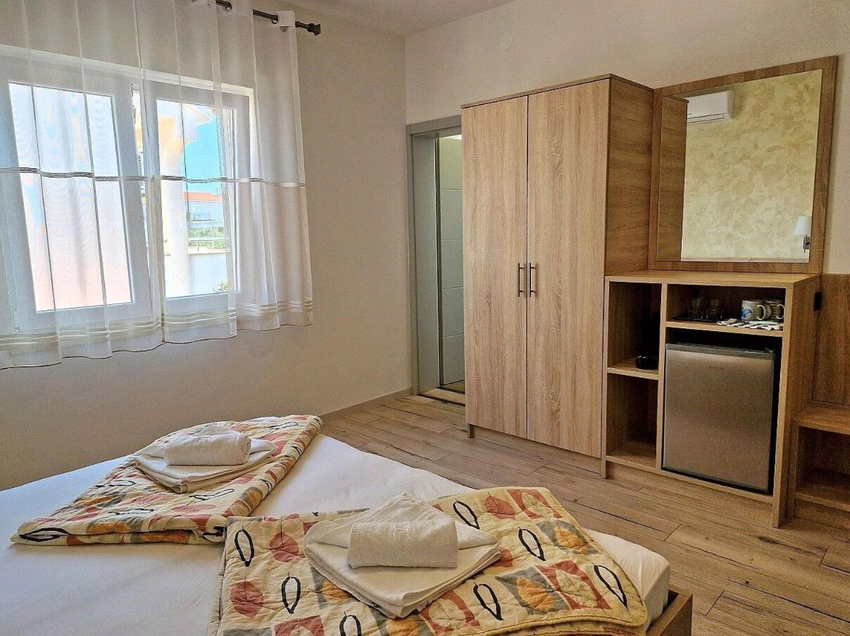 Apartment And Rooms Amenka ノヴァリャ エクステリア 写真